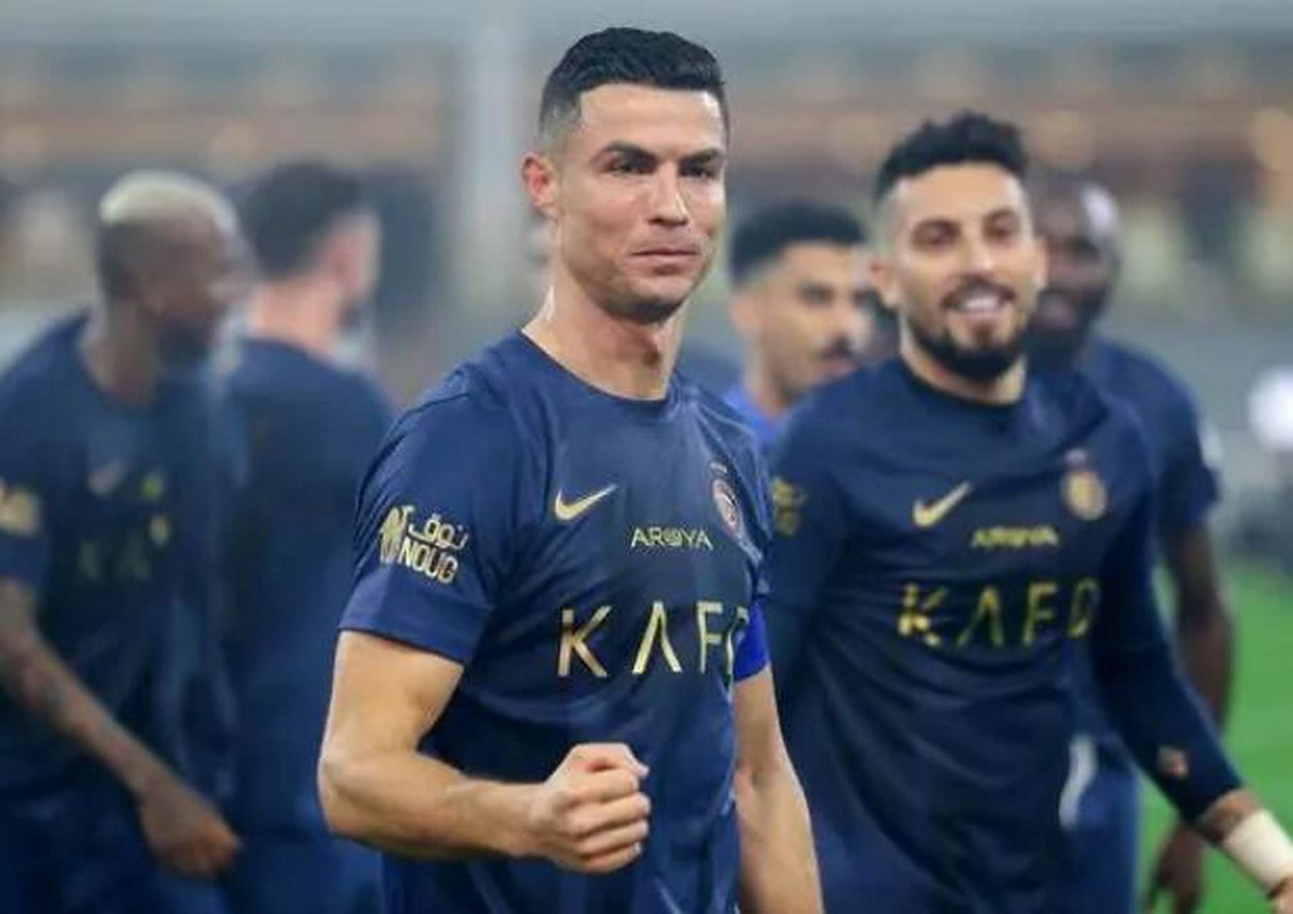 C罗官方宣布刷新纪录新规,拜仁引发争议!引发球迷热议的简单介绍 C罗官方宣布刷新纪录新规,拜仁引发争议!引发球迷热议的简单介绍