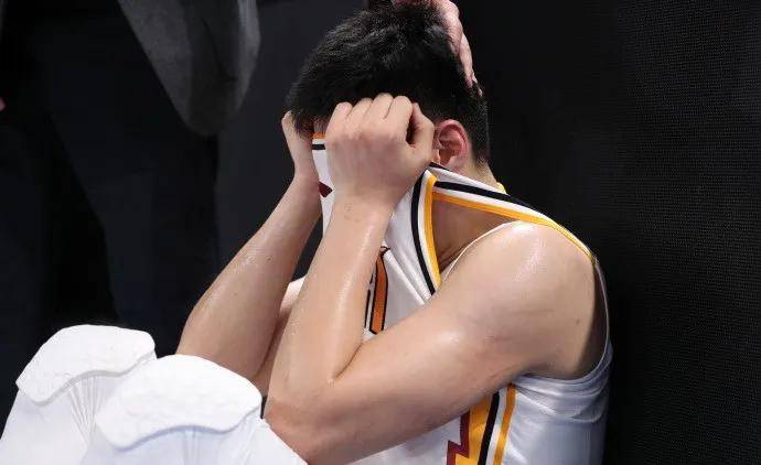 JackeyLove与70激战巴黎圣日耳曼分钟，出色发挥胜负难料！，Ming焦点对战赛场气氛高涨的简单介绍