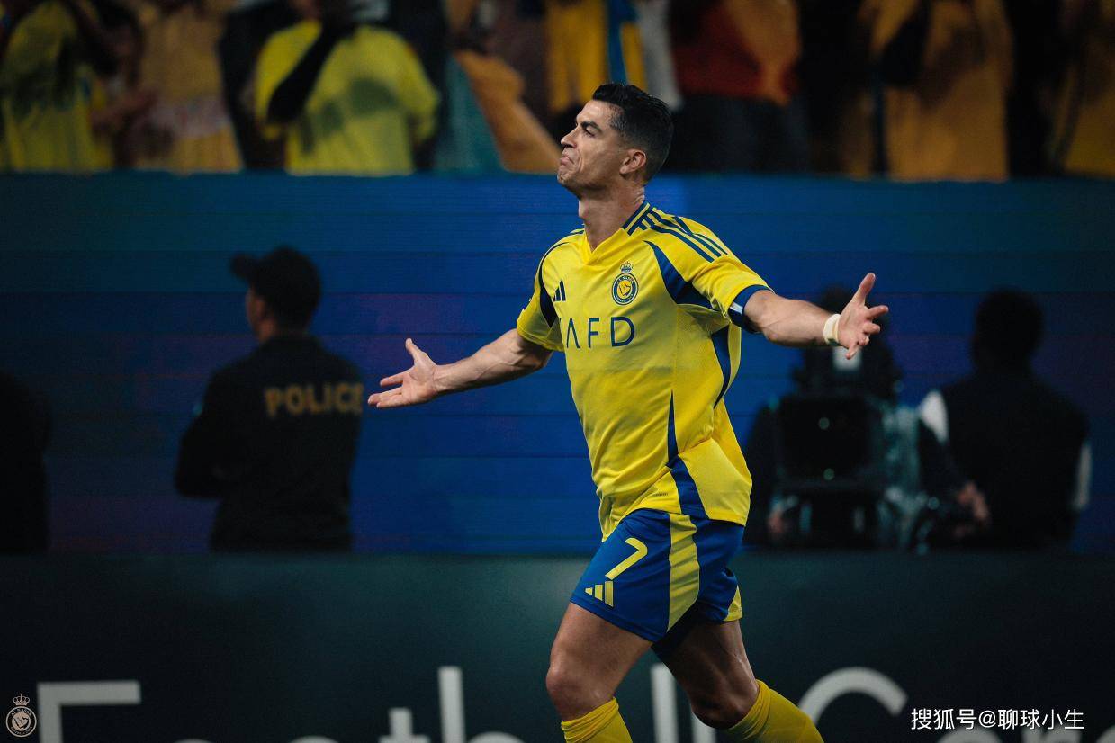 包含C罗意外战胜加拿大队，战术调整引爆全场！引发球迷热议的词条-开云体育下载