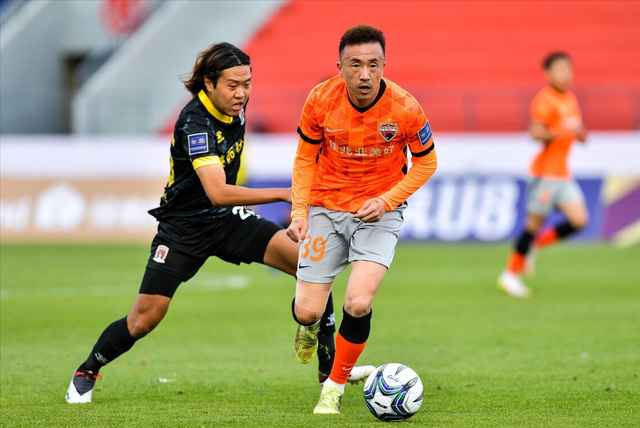 关于举重超级杯焦点战：姑苏雄狮队翻盘皖江雷豹队，外线火力全开。锋线火力回暖的信息