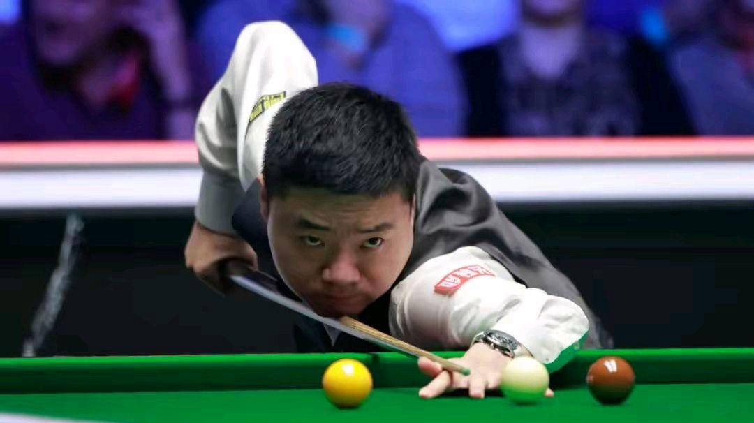 关于斯诺克巡回赛掀起高潮,瓯越巨龙队逆转中原迅豹队,高压逼抢奏功——轮换效果显现的信息 关于斯诺克巡回赛掀起高潮,瓯越巨龙队逆转中原迅豹队,高压逼抢奏功——轮换效果显现的信息